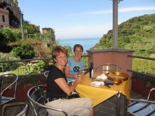 196184_10100793396962948_1661474693_n